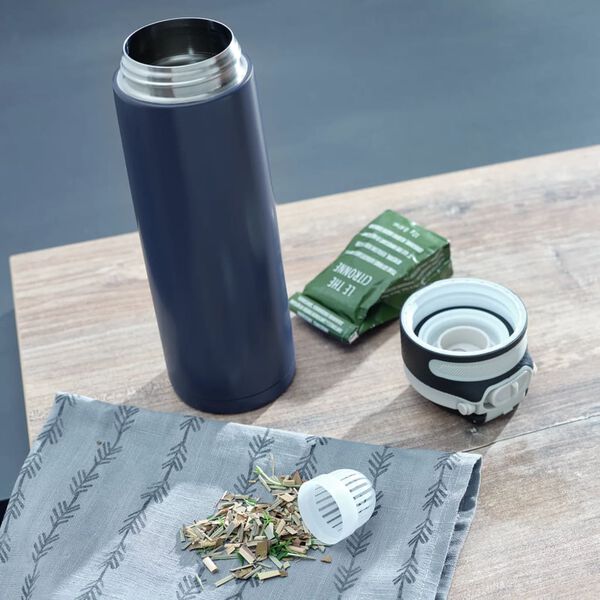 Leifheit Thermos Bottle Flip 600 ml Dark Blue
