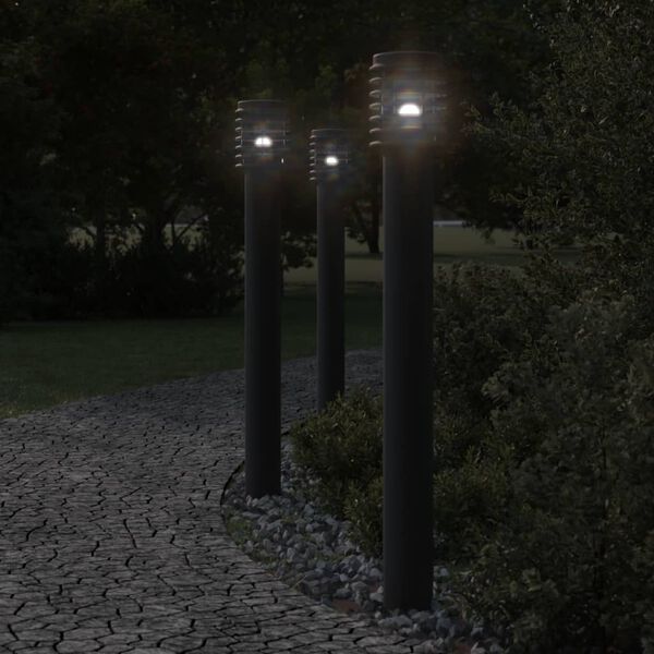 vidaXL Outdoor Floor Lamp with Outlet Black 110cm Stainless Steel