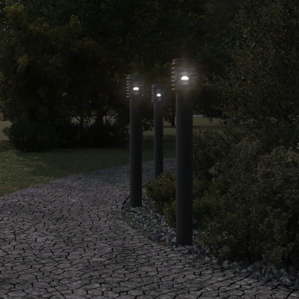 vidaXL Outdoor Floor Lamp with Outlet Black 110cm Stainless Steel