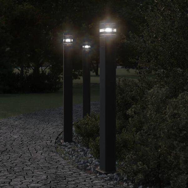 vidaXL Outdoor Floor Lamp with Outlet Black 110 cm Aluminium
