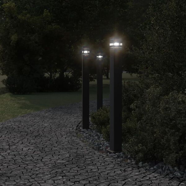 vidaXL Outdoor Floor Lamp with Outlet Black 110 cm Aluminium